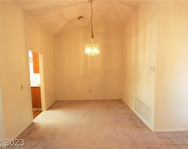 2600 Desert Glen Drive - Photo Thumbnail 6