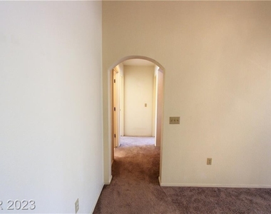 2600 Desert Glen Drive - Photo Thumbnail 14