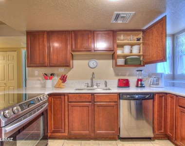 5051 N Sabino Canyon Road - Photo Thumbnail 23