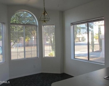 9122 N Safflower Lane - Photo Thumbnail 1