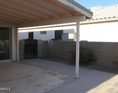 9122 N Safflower Lane - Photo Thumbnail 16