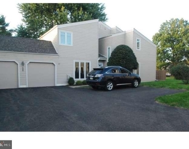 125 Westbury Ct - Photo Thumbnail 21