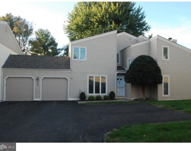 125 Westbury Ct - Photo Thumbnail 0