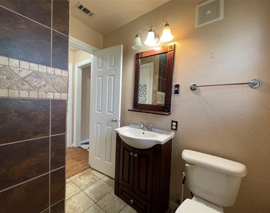 2537 Quentin Court - Photo Thumbnail 8