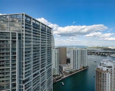 495 Brickell Ave Apt 5204 - Photo Thumbnail 7