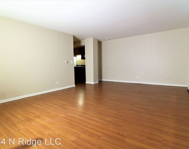 7334 N. Ridge Blvd. - Photo Thumbnail 4