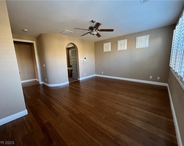 908 Loma Bonita Place - Photo Thumbnail 2