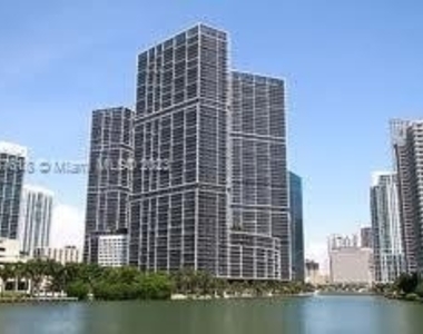 475 Brickell Ave - Photo Thumbnail 6