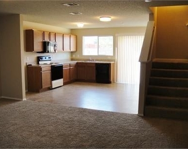 1808 Vineridge Lane - Photo Thumbnail 3