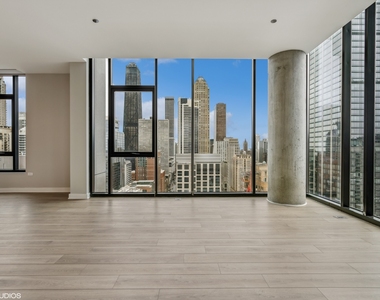 833 N Clark Street - Photo Thumbnail 10