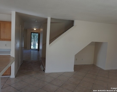 8006 Chestnut Gate Dr - Photo Thumbnail 13