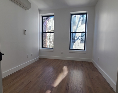 1027 Putnam Avenue - Photo Thumbnail 4