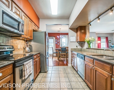 221 Lexington Ave Unit 211 - Photo Thumbnail 18