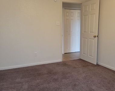 1507 Nicholas Circle - Photo Thumbnail 17