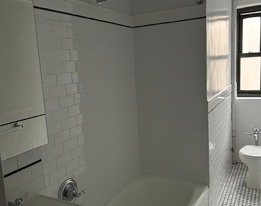 141 East 56th Street - Photo Thumbnail 5