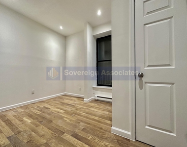 320 Manhattan Avenue - Photo Thumbnail 4