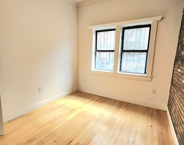 160 Stanton Street - Photo Thumbnail 1