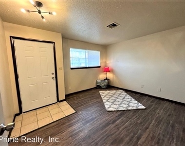 2308 Sw 102 - Photo Thumbnail 16