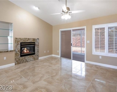 2417 Desert Butte Drive - Photo Thumbnail 6