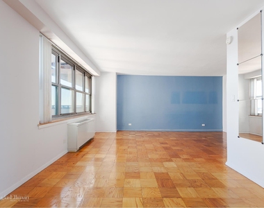 135 Ocean Pkwy - Photo Thumbnail 8