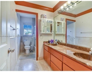 7451 Nw 42nd Ct - Photo Thumbnail 11