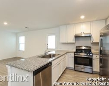 8814 Barrow Path - Photo Thumbnail 3