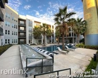 423 Blue Star Apt 3120 - Photo Thumbnail 4