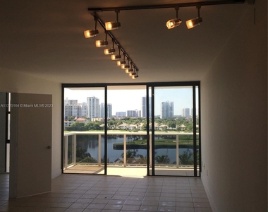 3625 N Country Club Dr Apt 908 - Photo Thumbnail 0