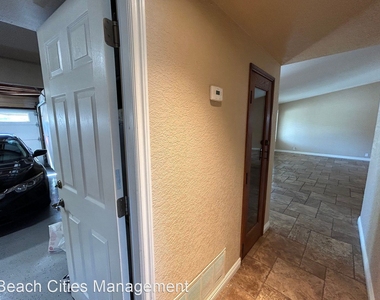 9361 Sunridge Dr - Photo Thumbnail 21