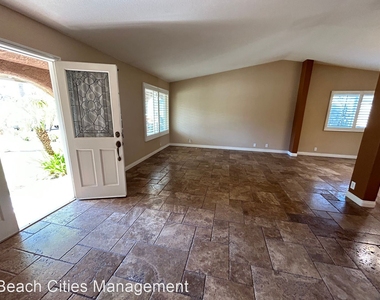 9361 Sunridge Dr - Photo Thumbnail 1