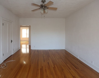 633 W. Cornelia, Unit W5 - Photo Thumbnail 11