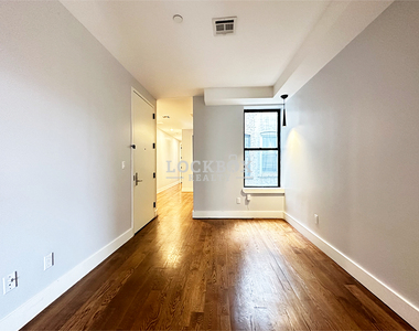 17-21 Putnam Avenue - Photo Thumbnail 2