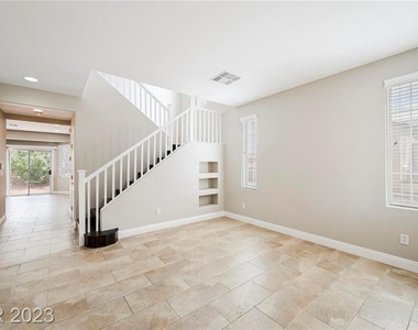 10822 Drake Ridge Avenue - Photo Thumbnail 2