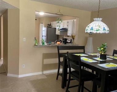 621 Squire Cir - Photo Thumbnail 6