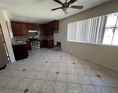 9800 Vesper Avenue - Photo Thumbnail 4