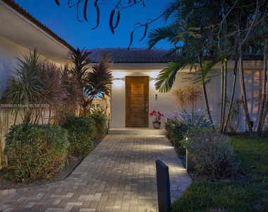 10125 Biscayne Blvd - Photo Thumbnail 52