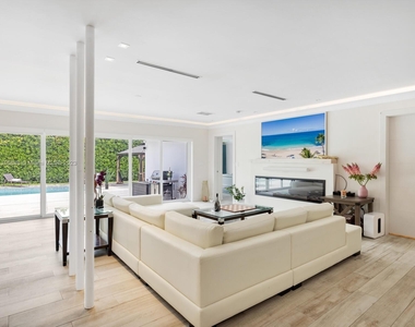 10125 Biscayne Blvd - Photo Thumbnail 14