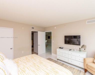 200 Sunny Isles Blvd - Photo Thumbnail 23