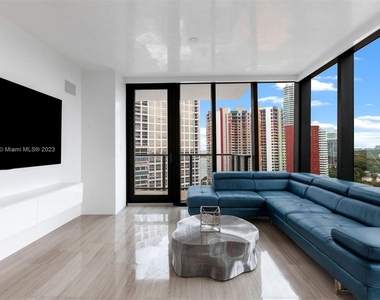 1451 Brickell Ave - Photo Thumbnail 4