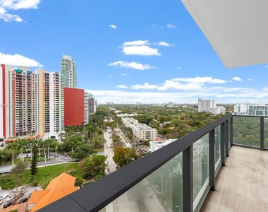 1451 Brickell Ave - Photo Thumbnail 16