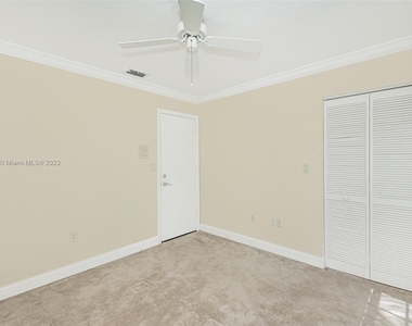 15251 Wilshire Way - Photo Thumbnail 22