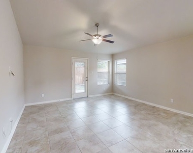 8723 Straight Oaks - Photo Thumbnail 11