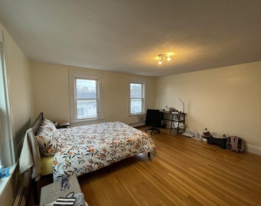 272 Newtonville Ave - Photo Thumbnail 16