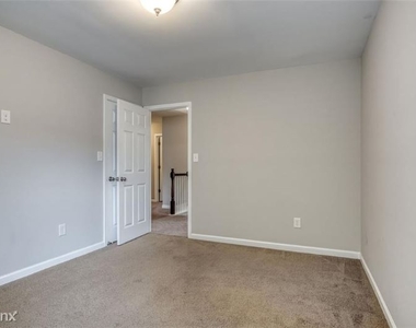 325 Brynfield Parkway - Photo Thumbnail 21