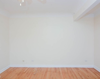 2922 N Sacramento, Unit 2 - Photo Thumbnail 9