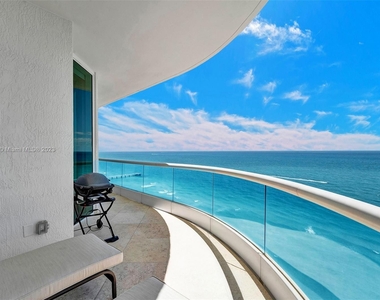 16051 Collins Ave - Photo Thumbnail 1