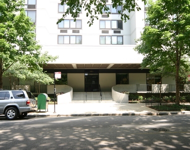 1221 N Dearborn Parkway - Photo Thumbnail 8