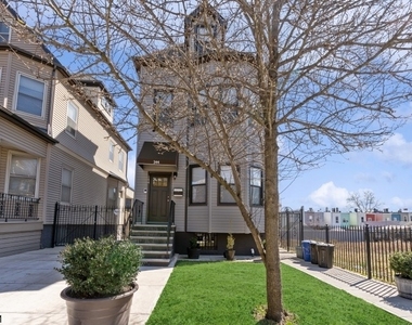 344 Arlington Ave - Photo Thumbnail 2