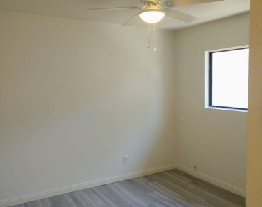 1070 Grand Ave 2 - Photo Thumbnail 20