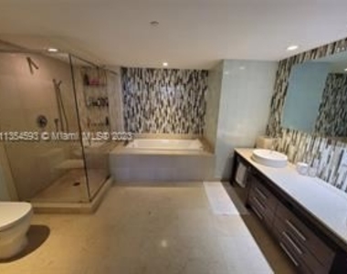 495 Brickell Ave Apt 2901 - Photo Thumbnail 6